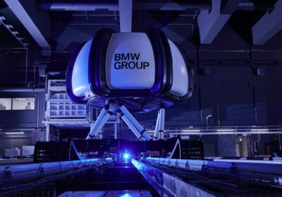 Spojrzenie na futurystyczne centrum symulacji BMW w Niemczech